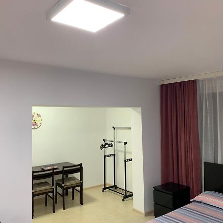 Eli Apartment Галац Экстерьер фото