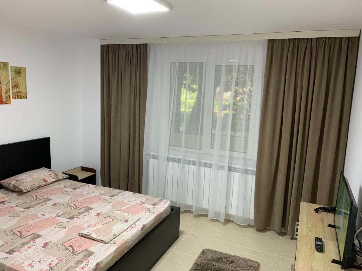 Eli Apartment Галац Экстерьер фото