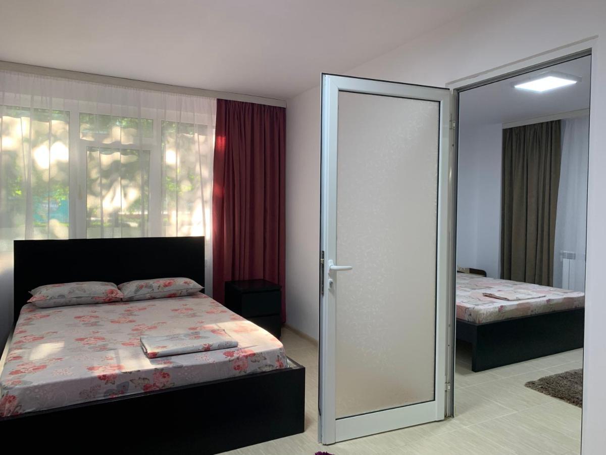 Eli Apartment Галац Экстерьер фото