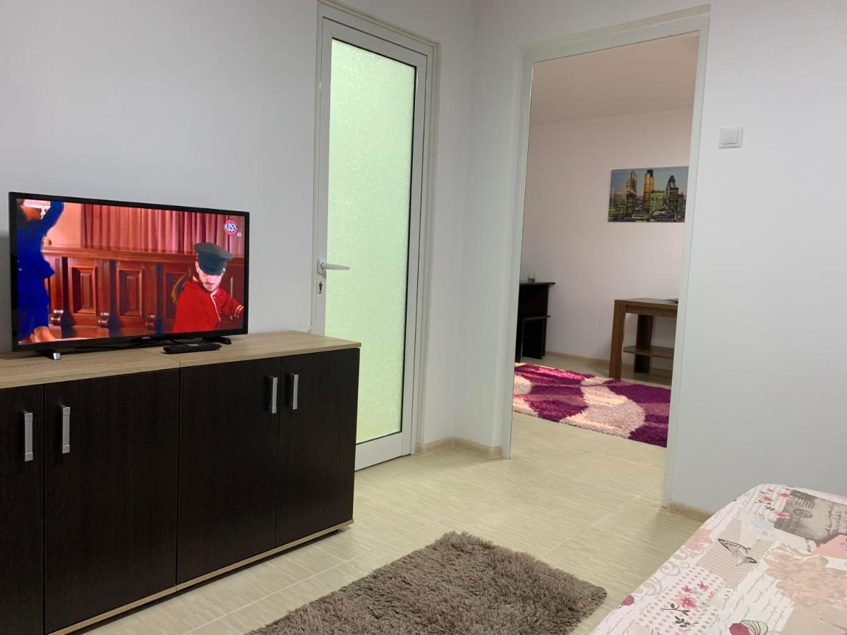 Eli Apartment Галац Экстерьер фото