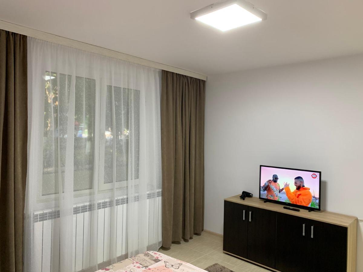 Eli Apartment Галац Экстерьер фото